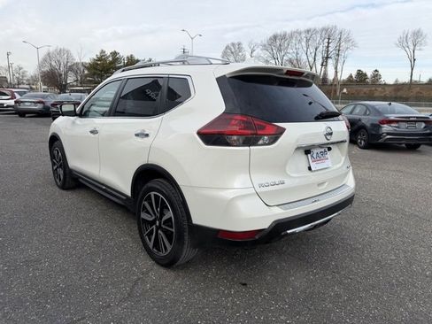 Used 2018 Nissan Rogue SL w/ Premium Package image 3