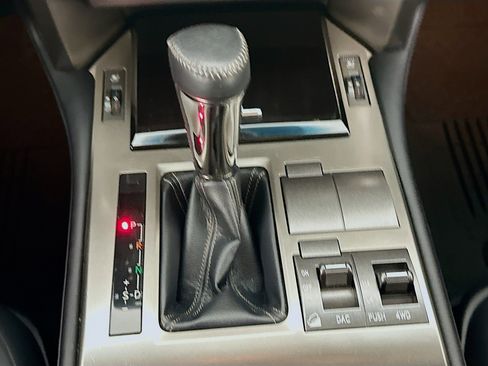 Used 2017 Lexus GX 460 image 25