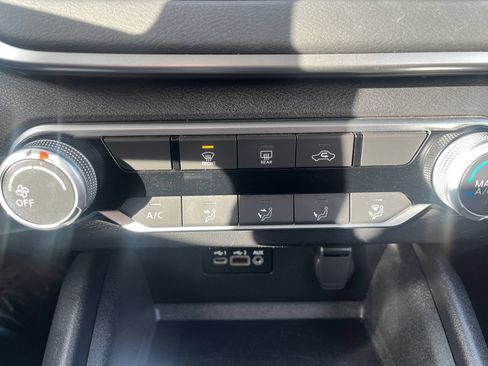 Used 2022 Nissan Altima 2.5 SV FWD image 24