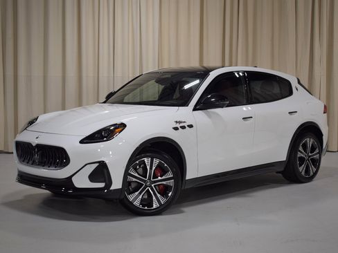 New 2025 Maserati Grecale Folgore image 1