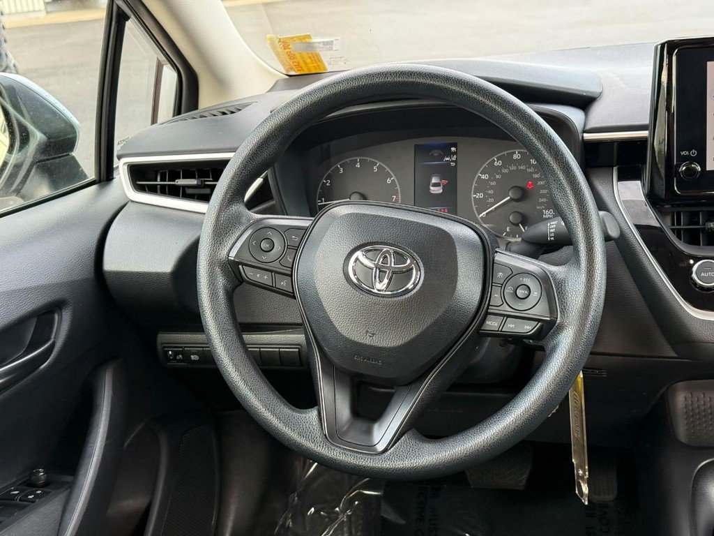 Used 2025 Toyota Corolla LE FWD image 14