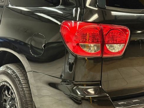 Used 2013 Toyota Sequoia SR5 image 12