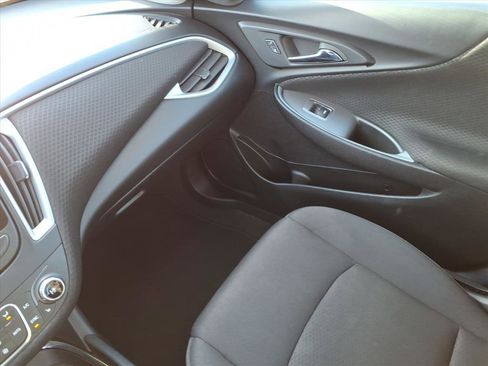 Used 2024 Chevrolet Malibu LT image 27
