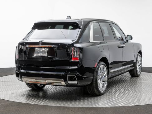 New 2026 Rolls-Royce Cullinan image 2