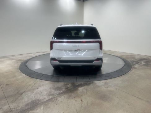 New 2026 Kia Carnival EX image 6