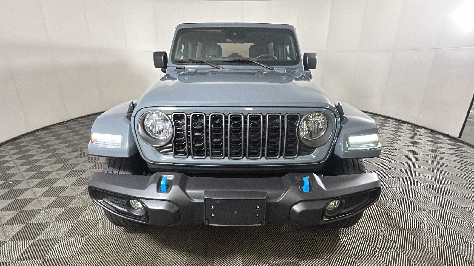 Used 2024 Jeep Wrangler Unlimited AWD/4WD image 8