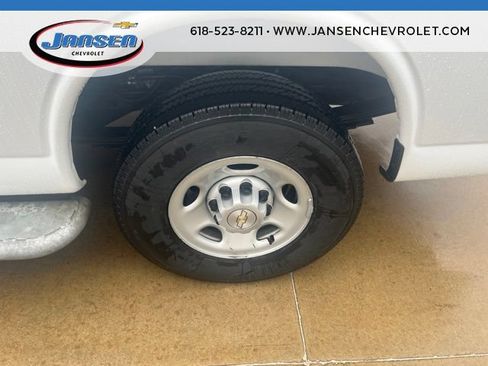 Used 2025 Chevrolet Express 2500 w/ Driver Convenience Package RWD image 8