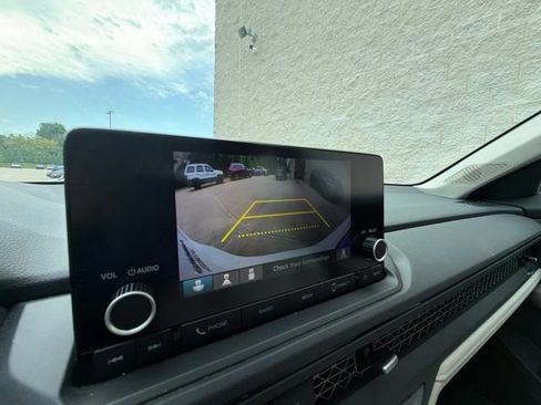 Certified 2025 Honda Accord SE image 25
