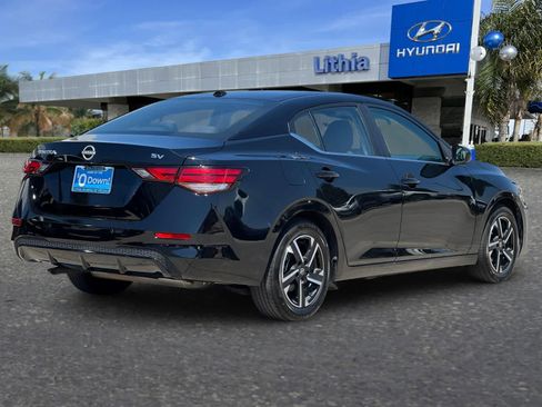 Used 2024 Nissan Sentra SV FWD image 3