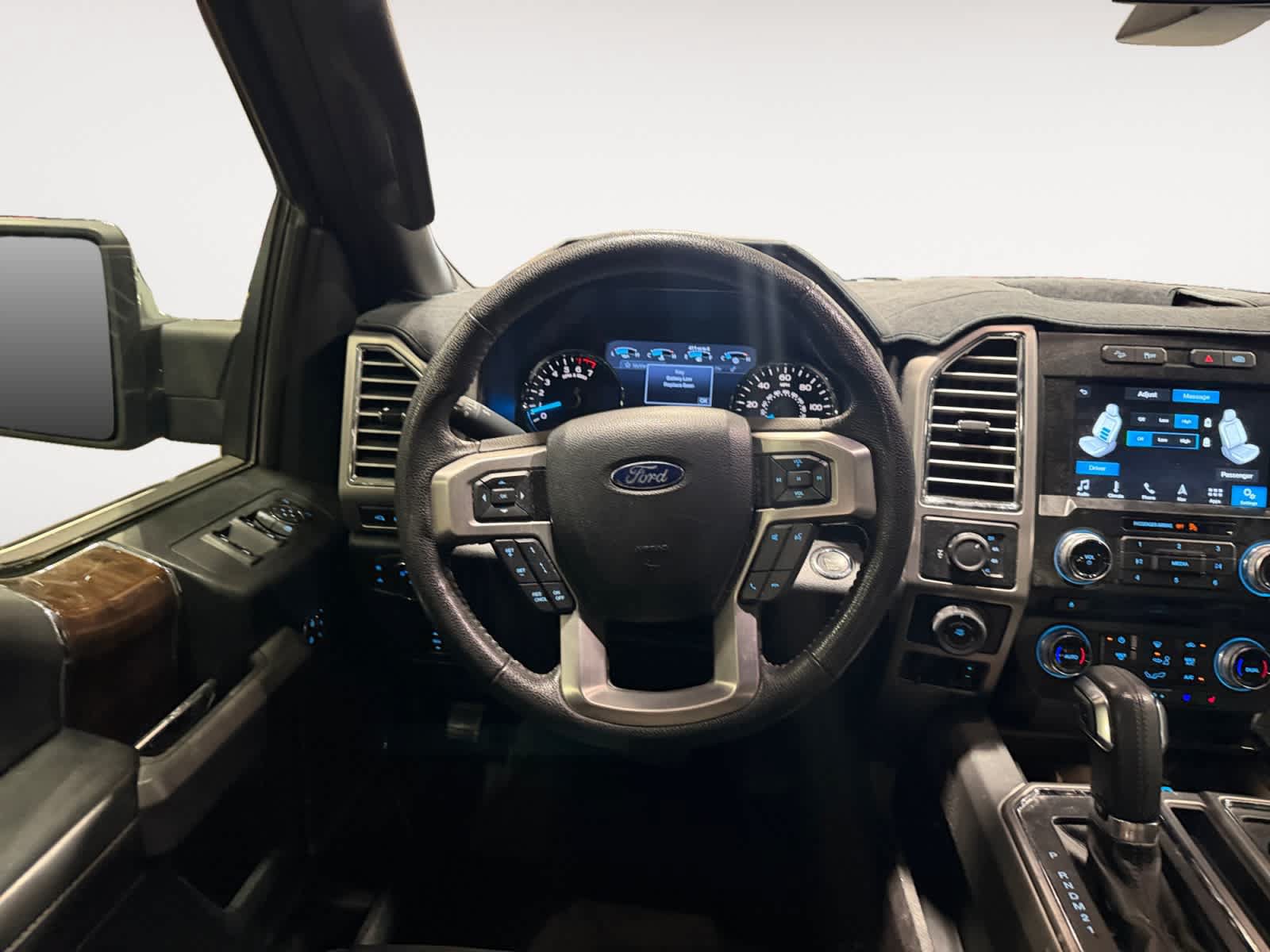 Used 2016 Ford F150 Platinum w/ Equipment Group 701A Luxury AWD/4WD image 13