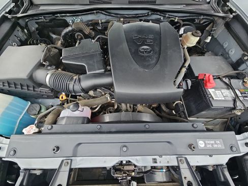 Used 2018 Toyota Tacoma Limited AWD/4WD image 14