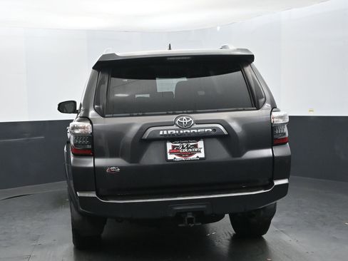 Used 2017 Toyota 4Runner SR5 image 5