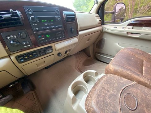 Used 2006 Ford F250 4x4 Crew Cab Super Duty image 16