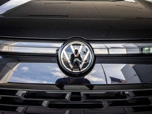 New 2026 Volkswagen Tiguan SE image 9