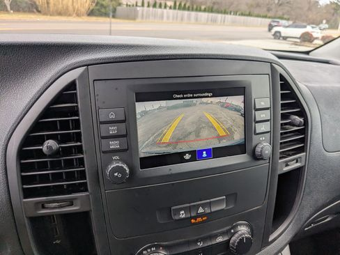 Used 2022 Mercedes-Benz Metris image 17