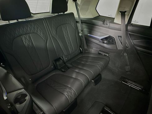 Used 2023 BMW X7 xDrive40i image 10