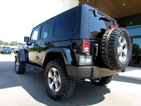 Used 2016 Jeep Wrangler Unlimited Sahara w/ Connectivity Group image 3