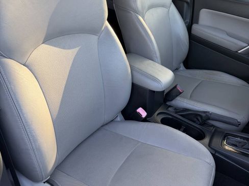 Used 2016 Subaru Forester 2.5i Touring w/ Eyesight & Navigation System AWD/4WD image 11