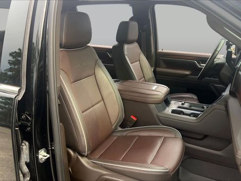 Used 2025 GMC Sierra 2500 Denali w/ Denali Reserve Package AWD/4WD image 9