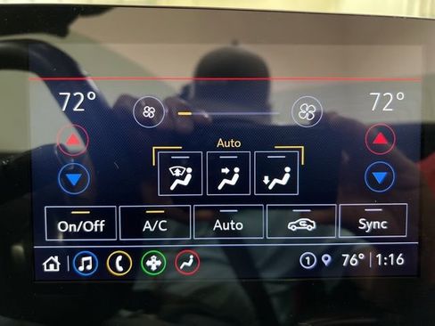 Used 2022 Chevrolet Corvette Stingray Convertible w/ 1LT image 19