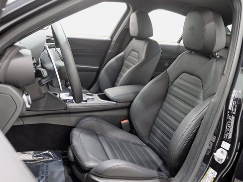 Used 2024 Alfa Romeo Giulia Quadrifoglio w/ Active Assist Plus Package image 25