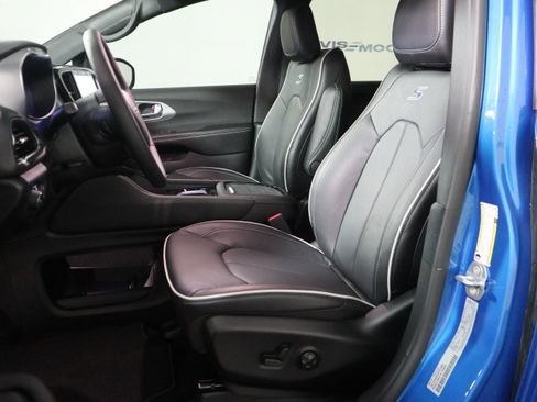 New 2026 Chrysler Pacifica Limited w/ S Appearance Package image 23