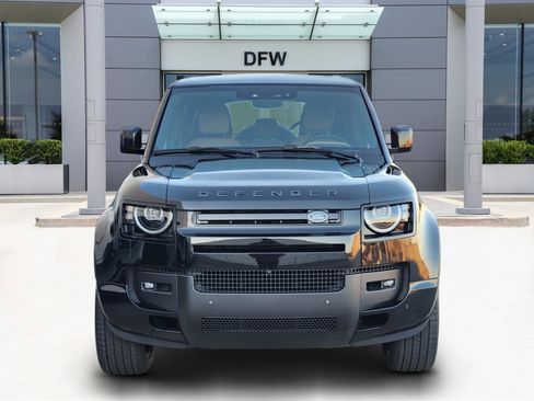 New 2026 Land Rover Defender 110 X-Dynamic SE image 2