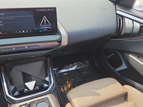 Certified 2025 BMW X3 xDrive30i w/ Convenience Package image 15