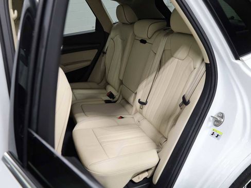 Used 2024 Audi Q5 2.0T Premium image 32