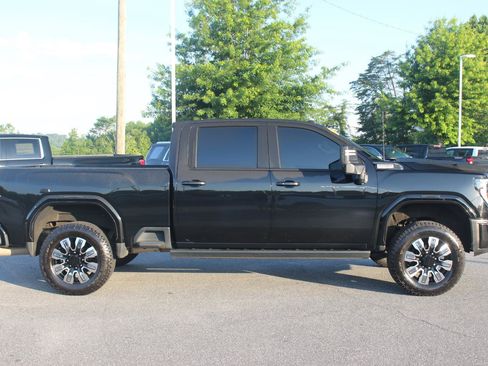 Used 2024 GMC Sierra 2500 AT4 w/ AT4 Premium Plus Package AWD/4WD image 8