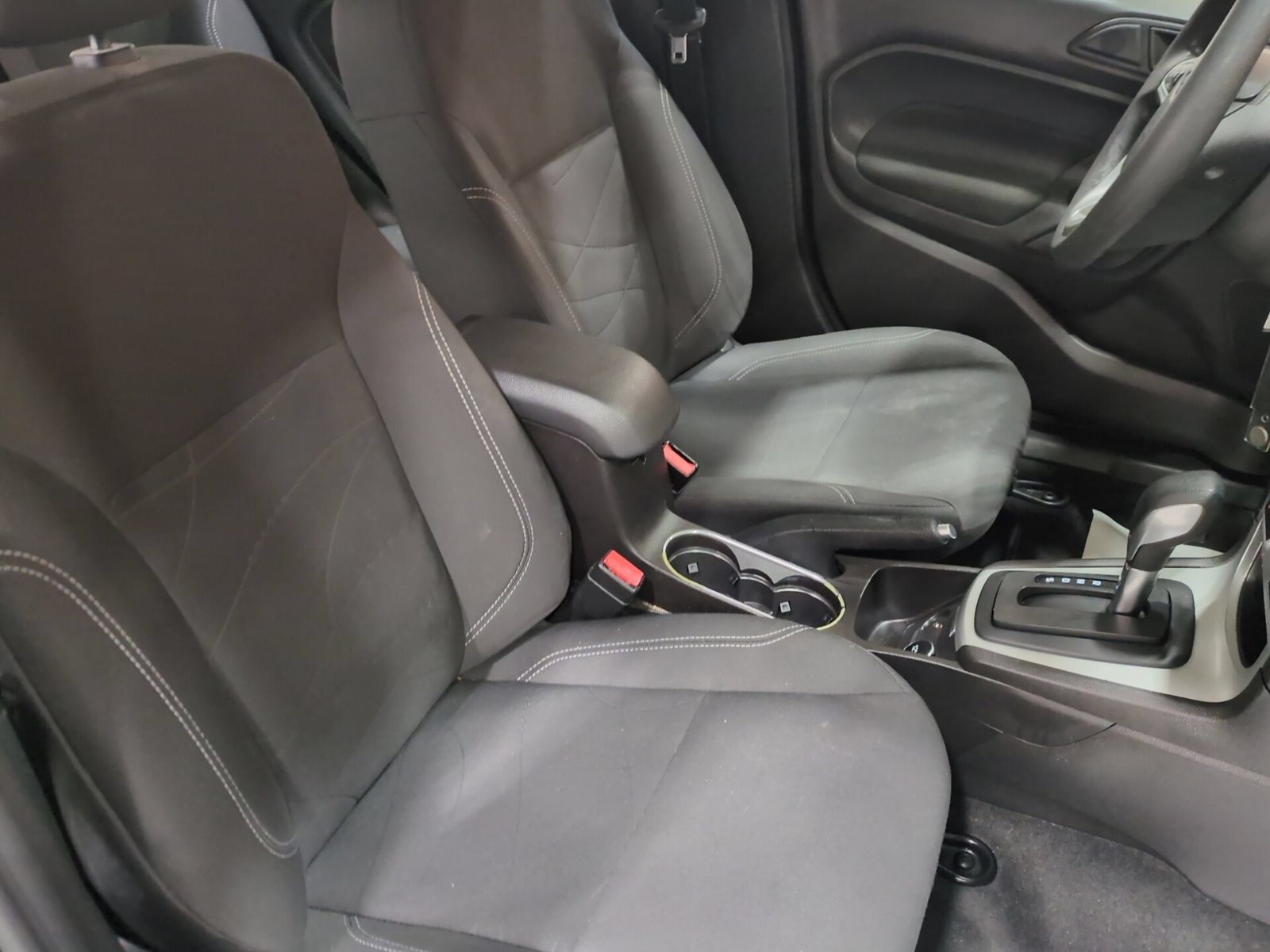 Used 2017 Ford Fiesta SE w/ Cold Weather Package FWD image 10