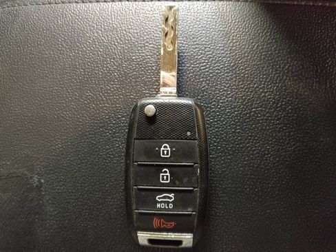 Used 2016 Kia Optima LX image 32