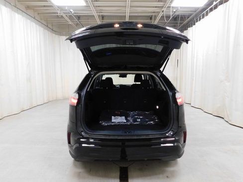 Used 2024 Ford Edge SE w/ Black Appearance Package image 14