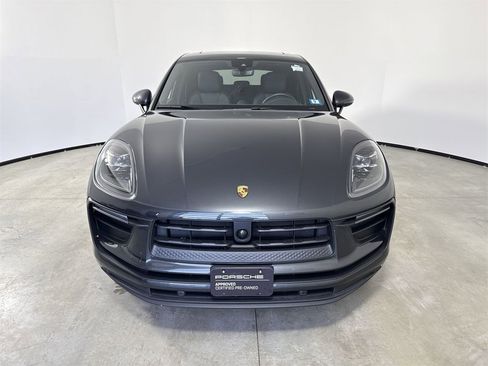 Certified 2025 Porsche Macan image 10
