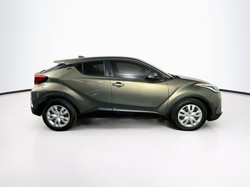 Used 2021 Toyota C-HR LE FWD image 10