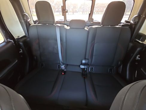 Used 2020 Jeep Gladiator Rubicon image 20