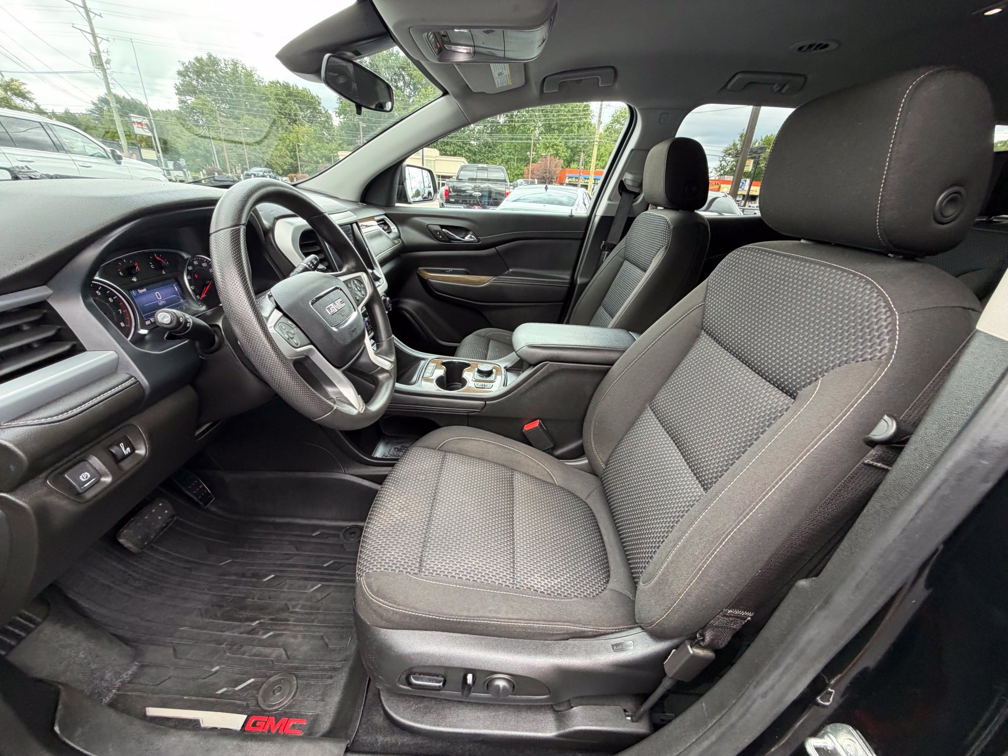 Used 2023 GMC Acadia SLE w/ Driver Convenience Package AWD/4WD image 17