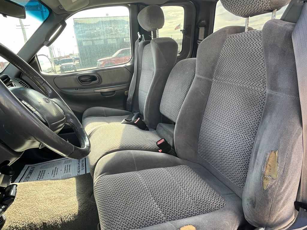 Used 2002 Ford F150 XLT AWD/4WD image 14