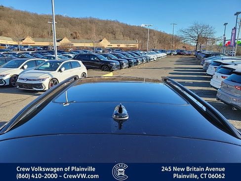 New 2026 Volkswagen Taos SE image 30