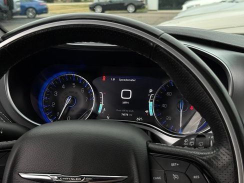 Used 2020 Chrysler Pacifica Limited FWD image 10