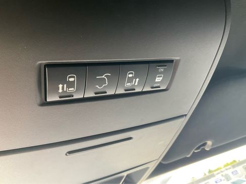 Used 2019 Dodge Grand Caravan GT FWD image 12