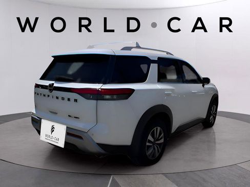 Used 2022 Nissan Pathfinder SL w/ Lighting Package (N92) image 7