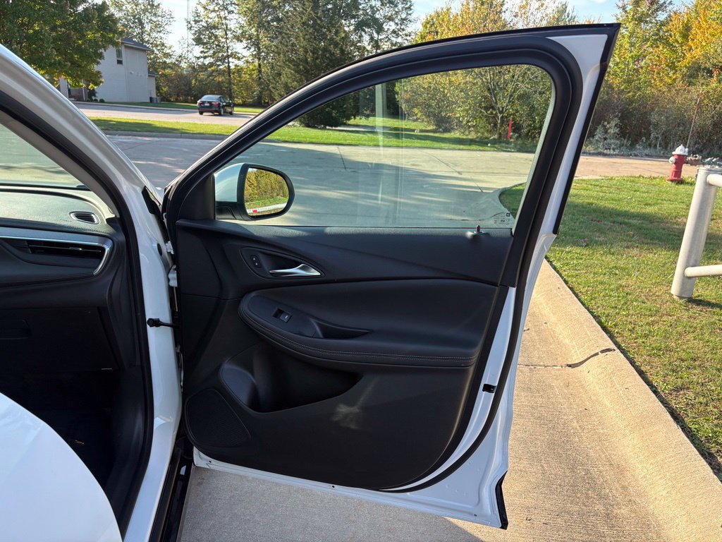 Used 2024 Buick Encore GX Sport Touring w/ Advanced Technology Package AWD/4WD image 35