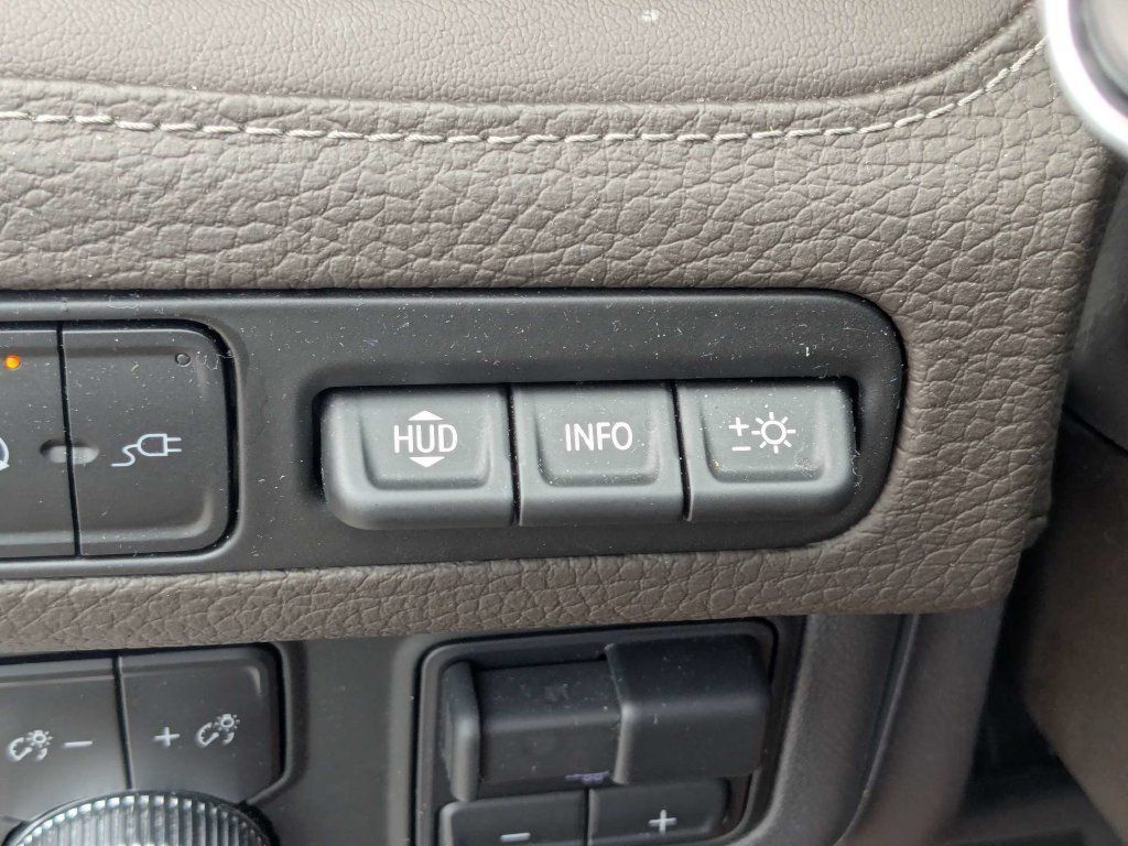 Used 2021 GMC Yukon Denali w/ Denali Premium Package RWD image 35