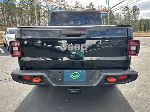 Used 2025 Jeep Gladiator Mojave w/ Convenience Group image 7