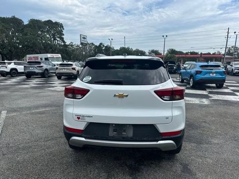 Used 2023 Chevrolet TrailBlazer LT w/ Convenience Package FWD image 4