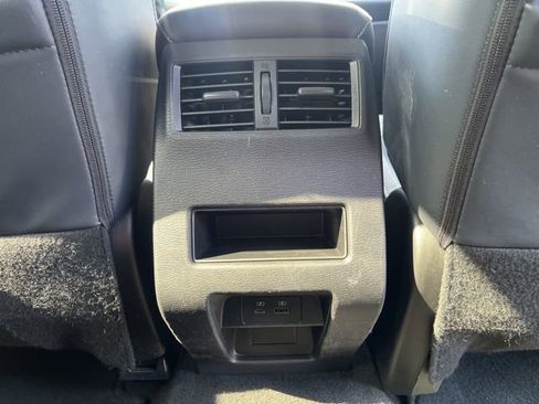 Used 2024 Mitsubishi Outlander SE Black Edition image 18