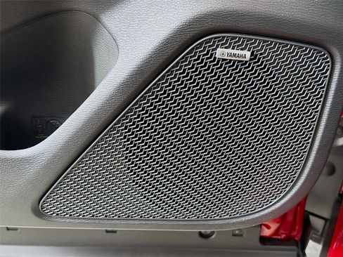 New 2025 Mitsubishi Outlander SE image 18