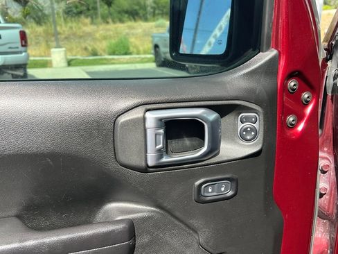 Used 2021 Jeep Gladiator Mojave AWD/4WD image 28