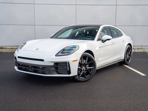 New 2026 Porsche Panamera 4 image 1
